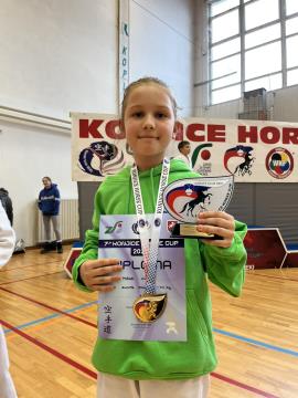 Presrečna Ula Požar ob doseženem zlatu v borbah